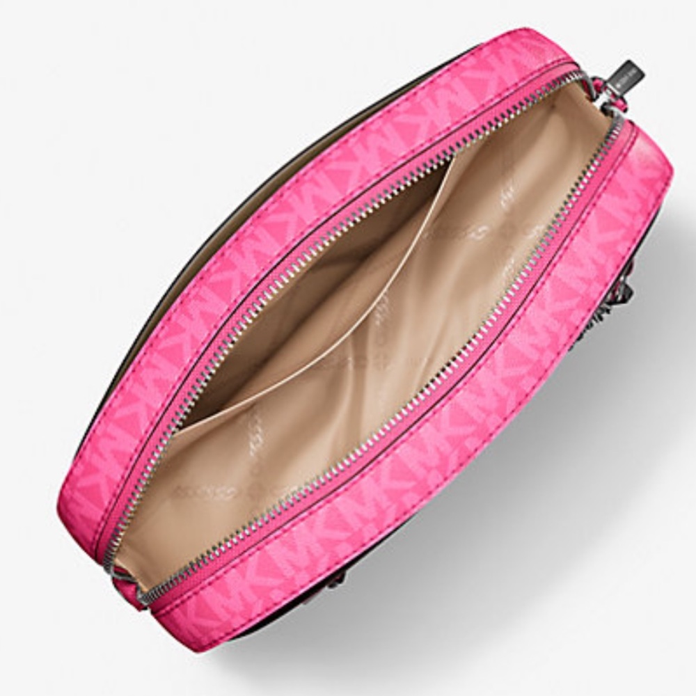 Michael Kors Jet Set Large Signature Logo Chain Crossbody Bag
Dragonfruit
NWT - Picture 2 of 16